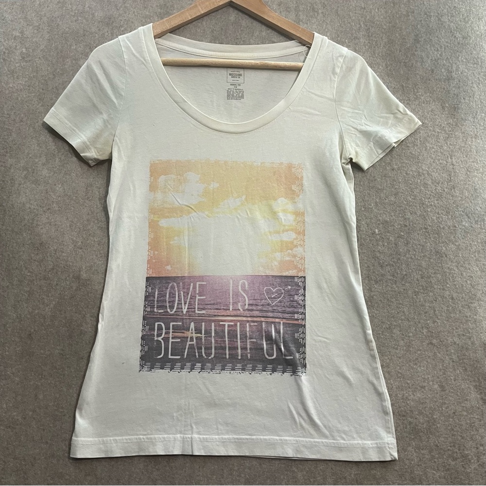 Mossimo Classic Graphic T-shirt Love is‎ Beautiful